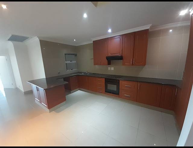 2 BEDROOM APARTMENT TO LET IN LA LUCIA